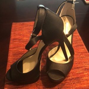 bcbg heels super cute